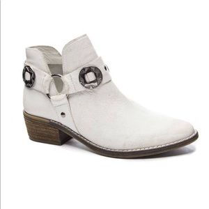 Chinese Laundry Austin Booties- size 10